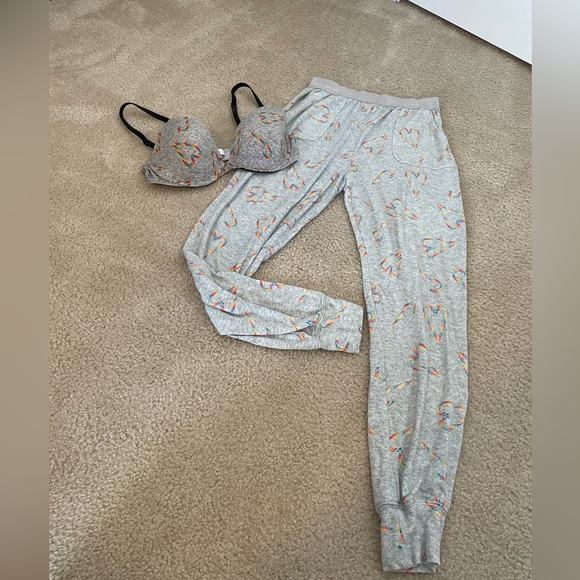 🍭🎄🍭Adorable vs pink holiday candy cane bra 36b🍭🎄🍭 - Picture 7 of 7